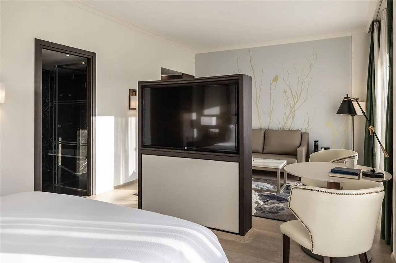 Hilton Nicosia — rooms and atmosphere