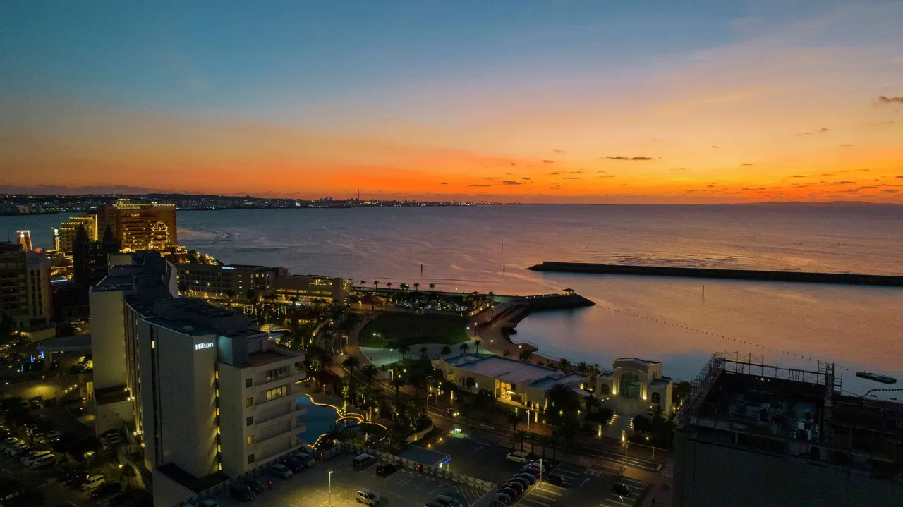 Hilton Okinawa Chatan Resort — rooms and atmosphere