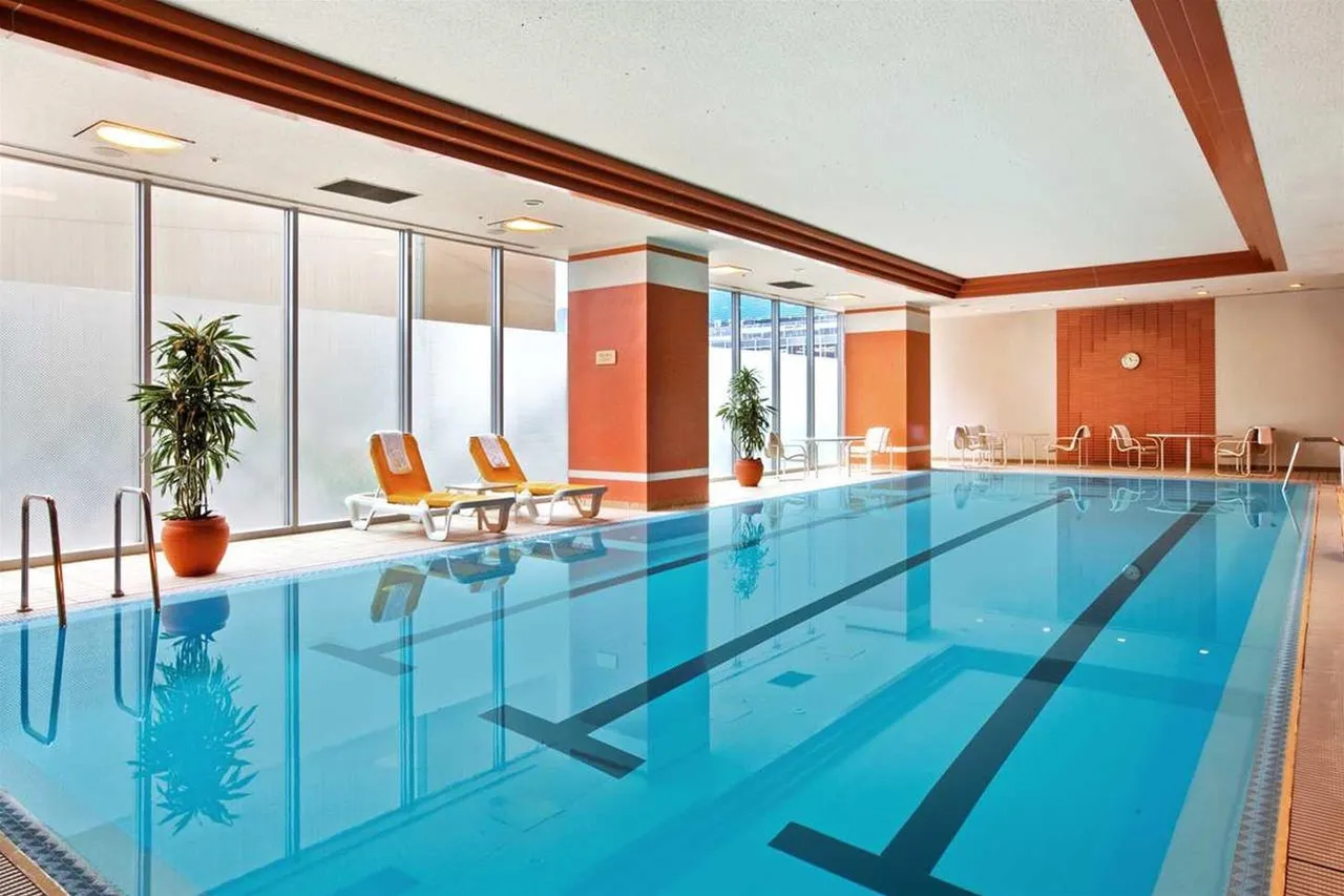 Hilton Osaka — rooms and atmosphere