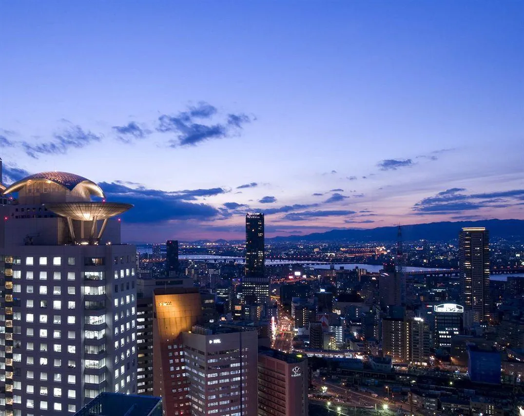 Hilton Osaka — rooms and atmosphere