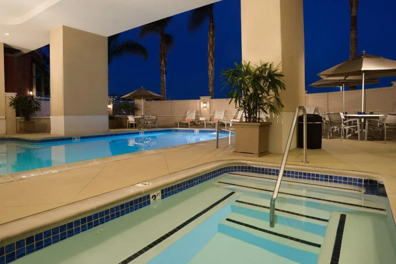 Hilton Santa Clara — rooms and atmosphere