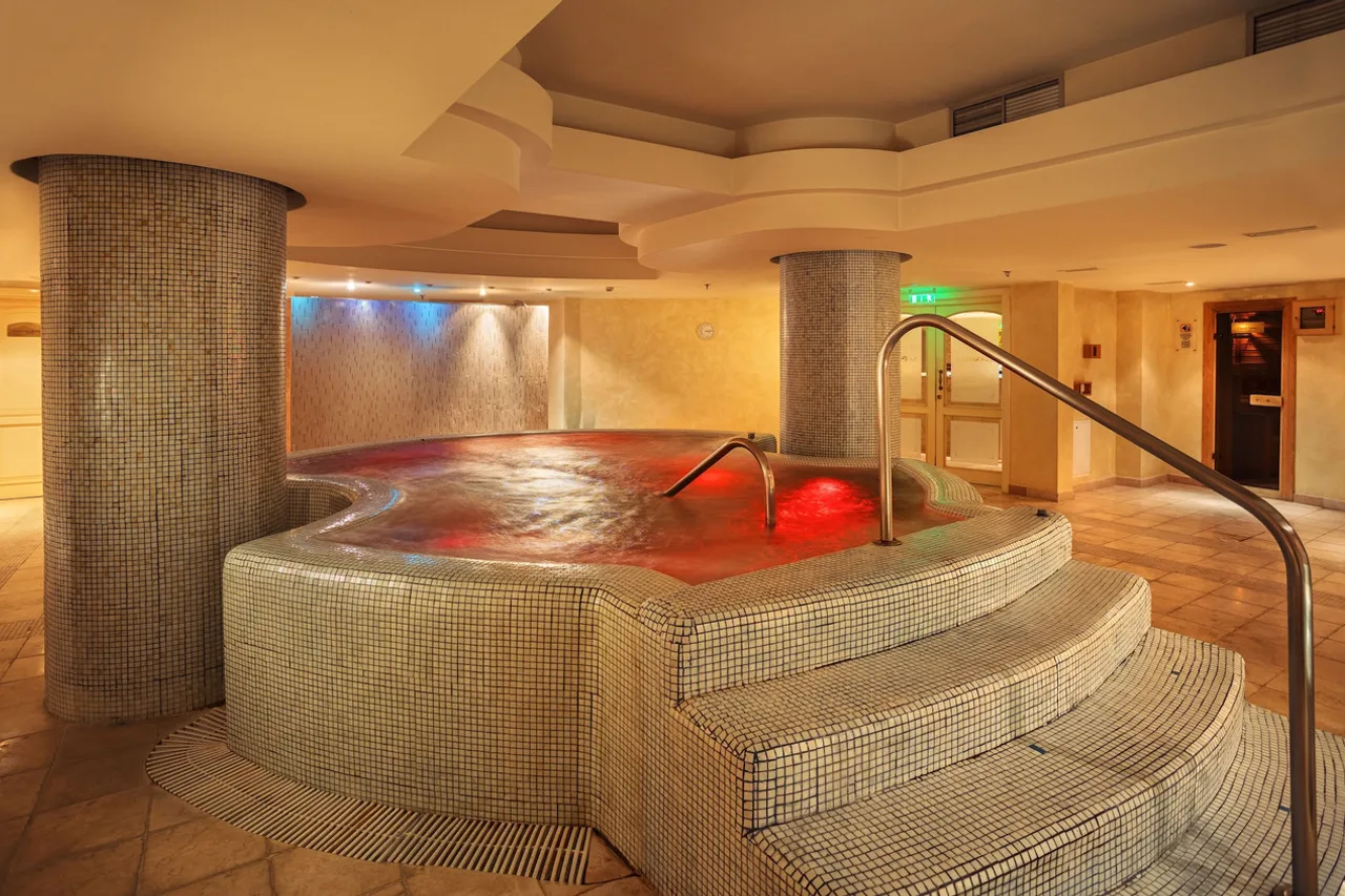 Hilton Sibiu — ภาพห้องพักและบรรยากาศ