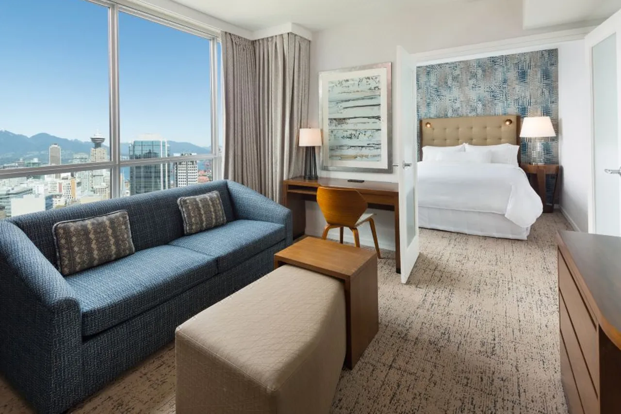 Hilton Vancouver Downtown — rooms and atmosphere