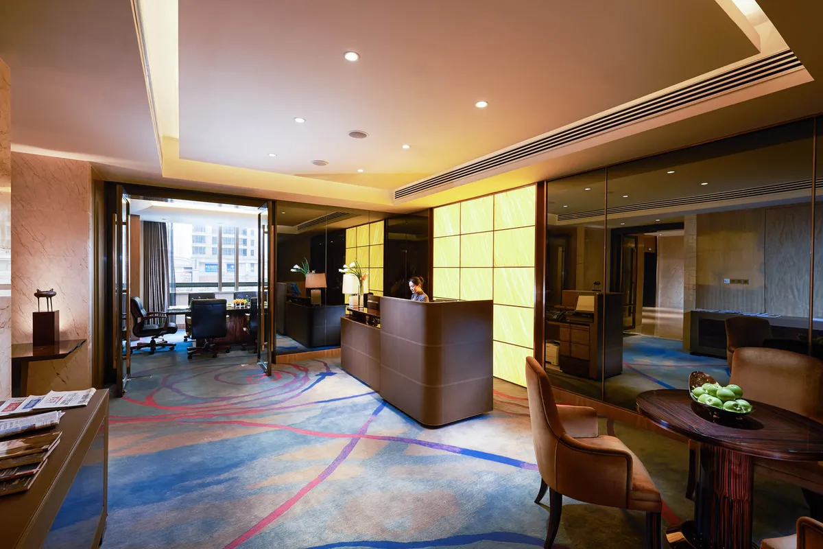 Hilton Zhengzhou — rooms and atmosphere