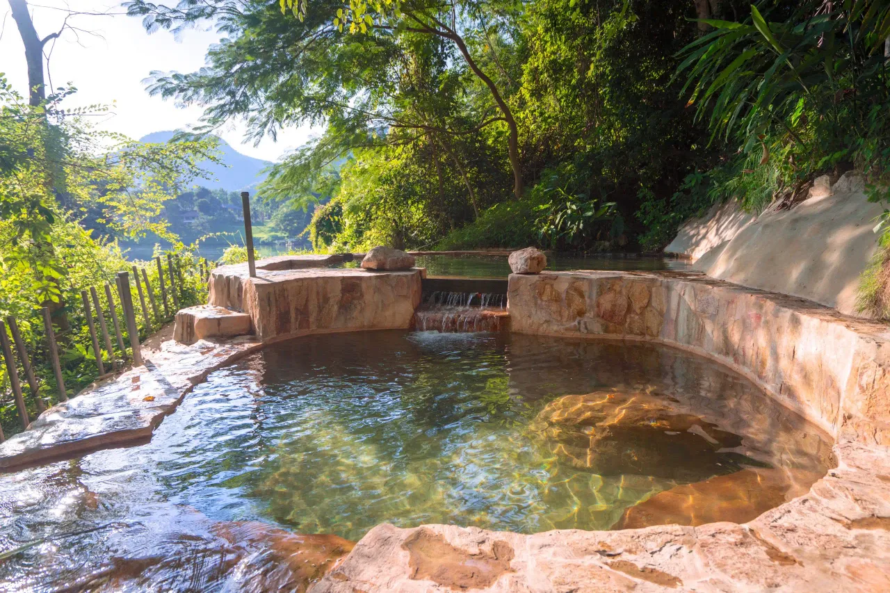 Hintok River Camp @ Hellfire Pass — rooms and atmosphere