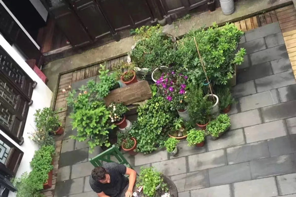 Hangzhou Hofang International Youth Hostel — rooms and atmosphere
