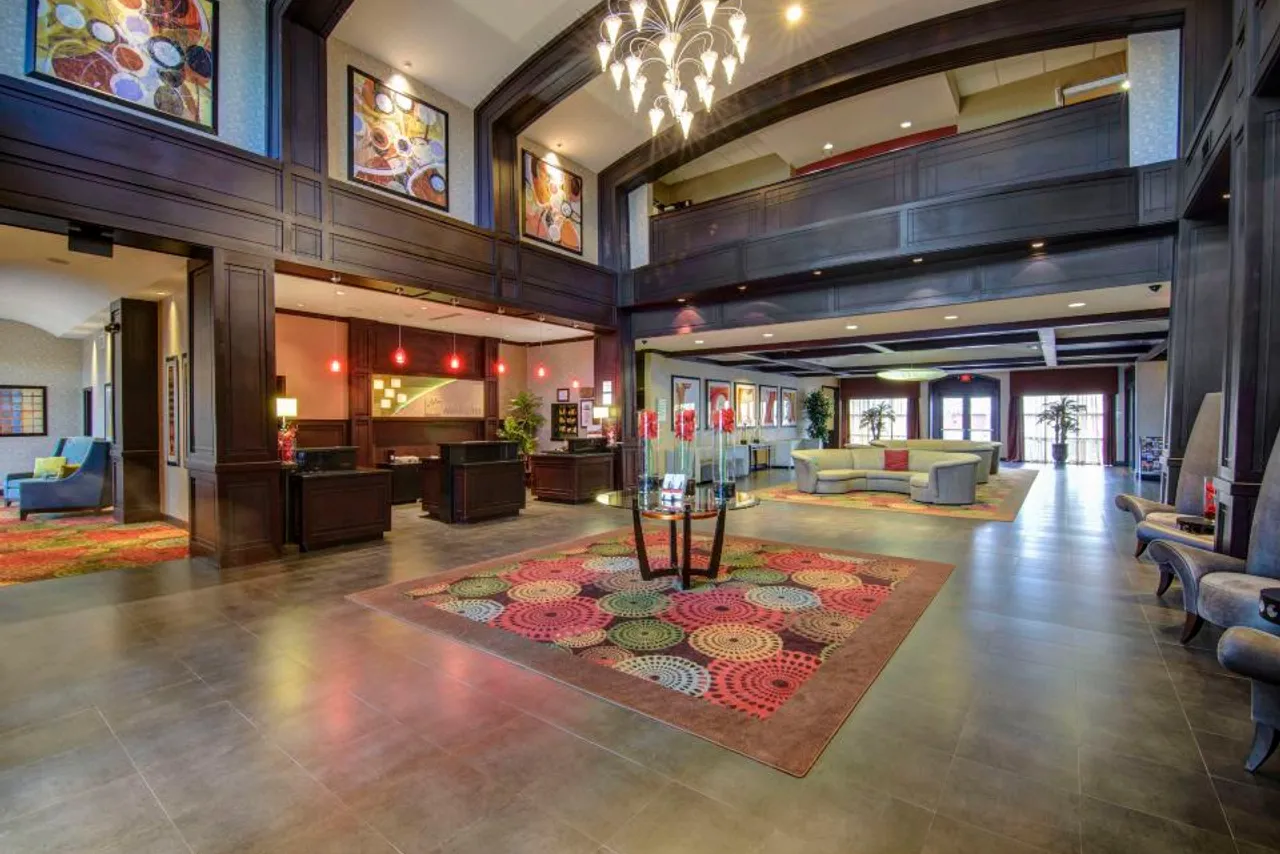 Holiday Inn Arlington NE-Rangers Ballpark by IHG — rooms and atmosphere