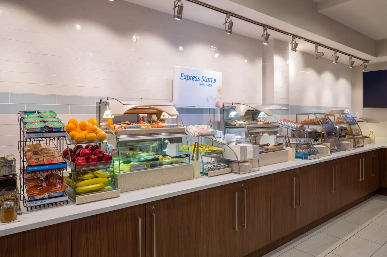 Holiday Inn Express New York City Chelsea — rooms and atmosphere