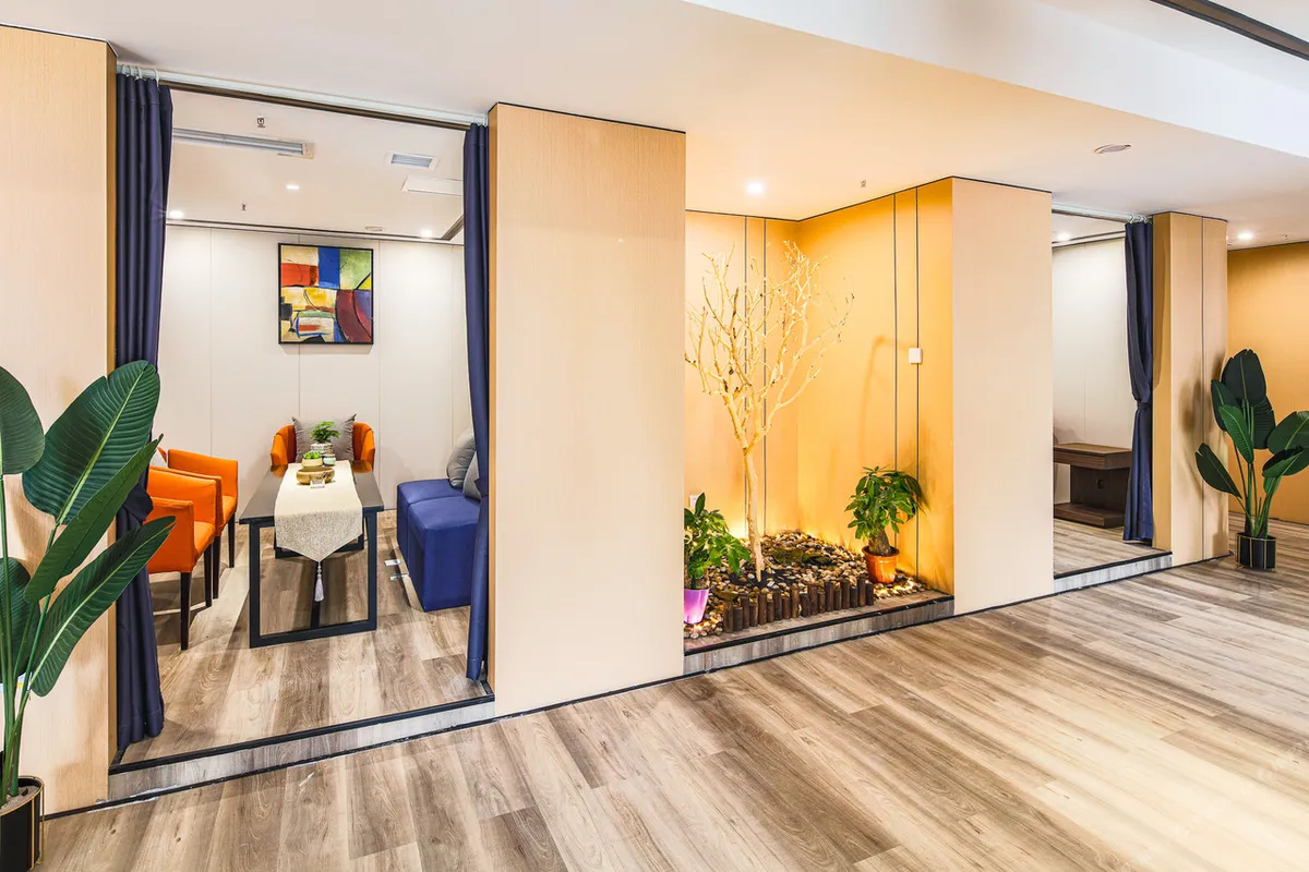 Holiday Inn Express Chongqing Guanyinqiao by IHG — rooms and atmosphere