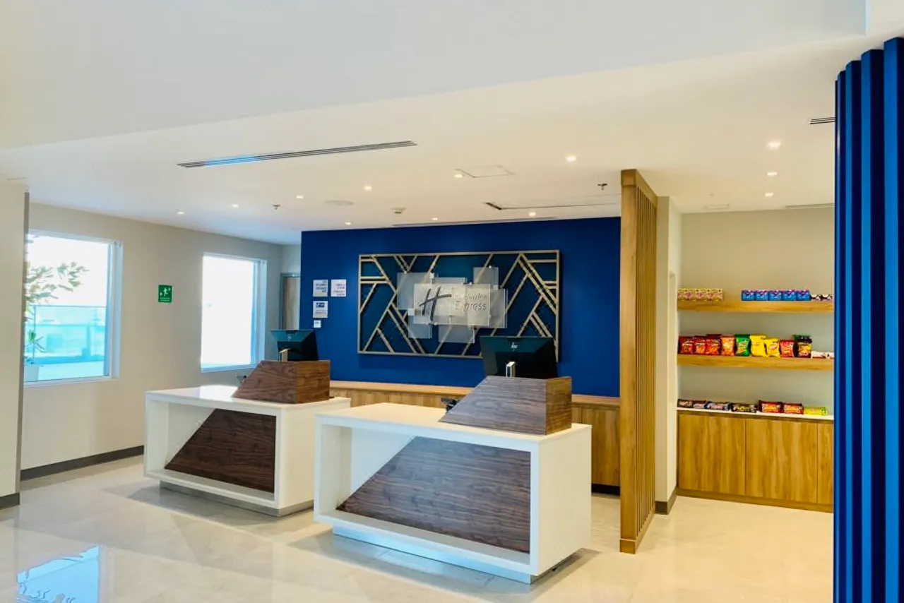 Holiday Inn Express Guadalajara Vallarta Poniente by IHG — rooms and atmosphere