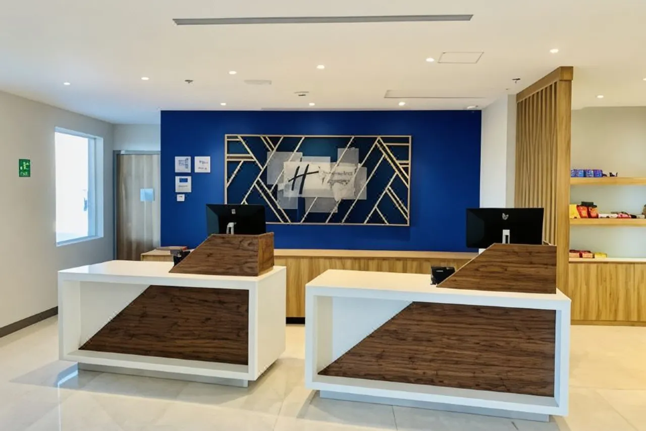 Holiday Inn Express Guadalajara Vallarta Poniente by IHG — rooms and atmosphere