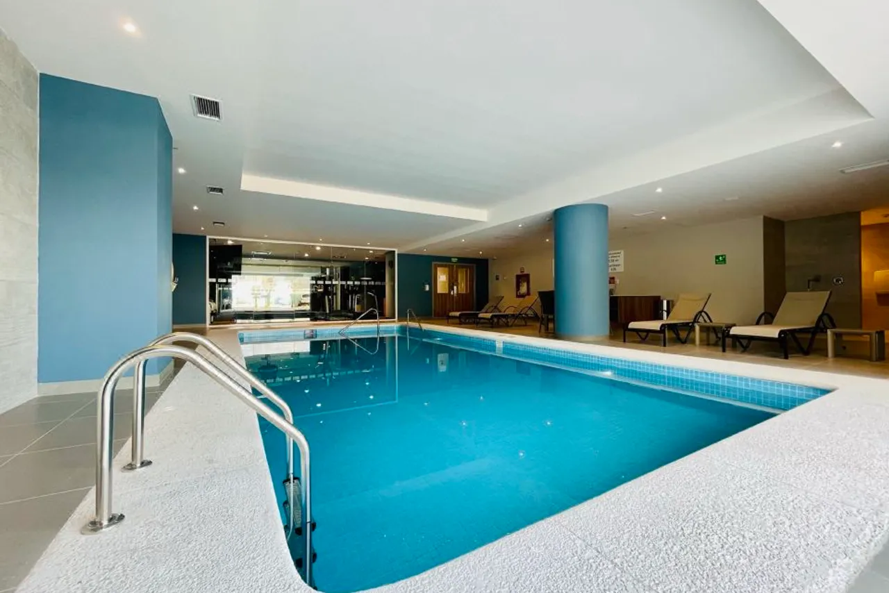 Holiday Inn Express Guadalajara Vallarta Poniente by IHG — rooms and atmosphere