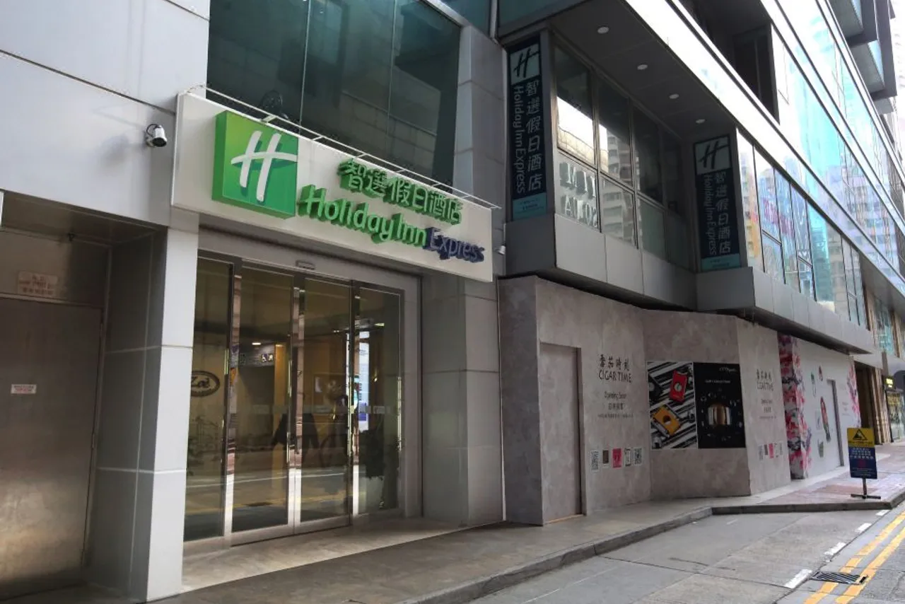 Holiday Inn Express Hong Kong Causeway Bay by IHG — rooms and atmosphere