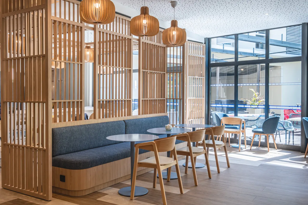 Hotel Marseille Centre Gare Saint-Charles — rooms and atmosphere