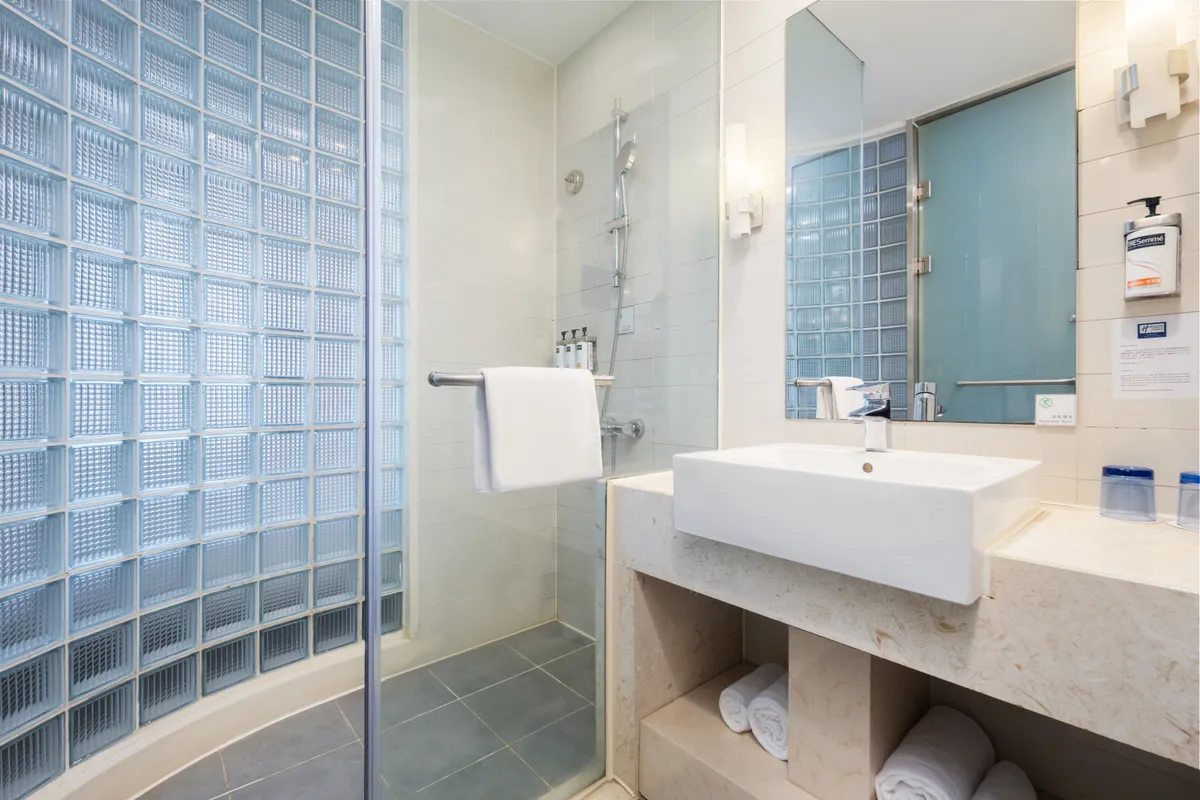 Holiday Inn Express Tianjin Heping by IHG — rooms and atmosphere