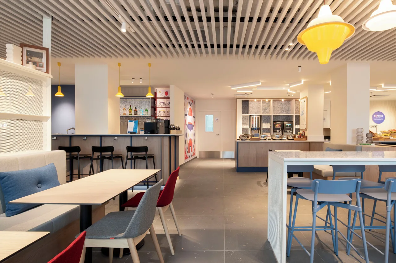 Holiday Inn Ghent Centrum — rooms and atmosphere