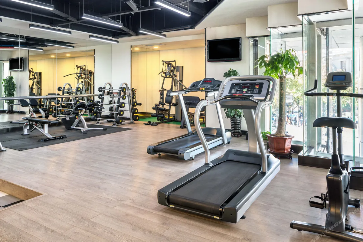 Holiday Inn Harbin City Centre — rooms and atmosphere