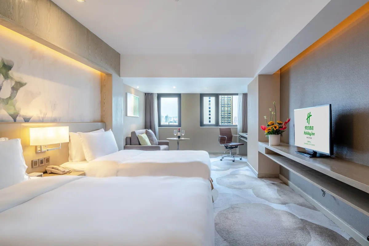Holiday Inn Kunming City Centre — rooms and atmosphere
