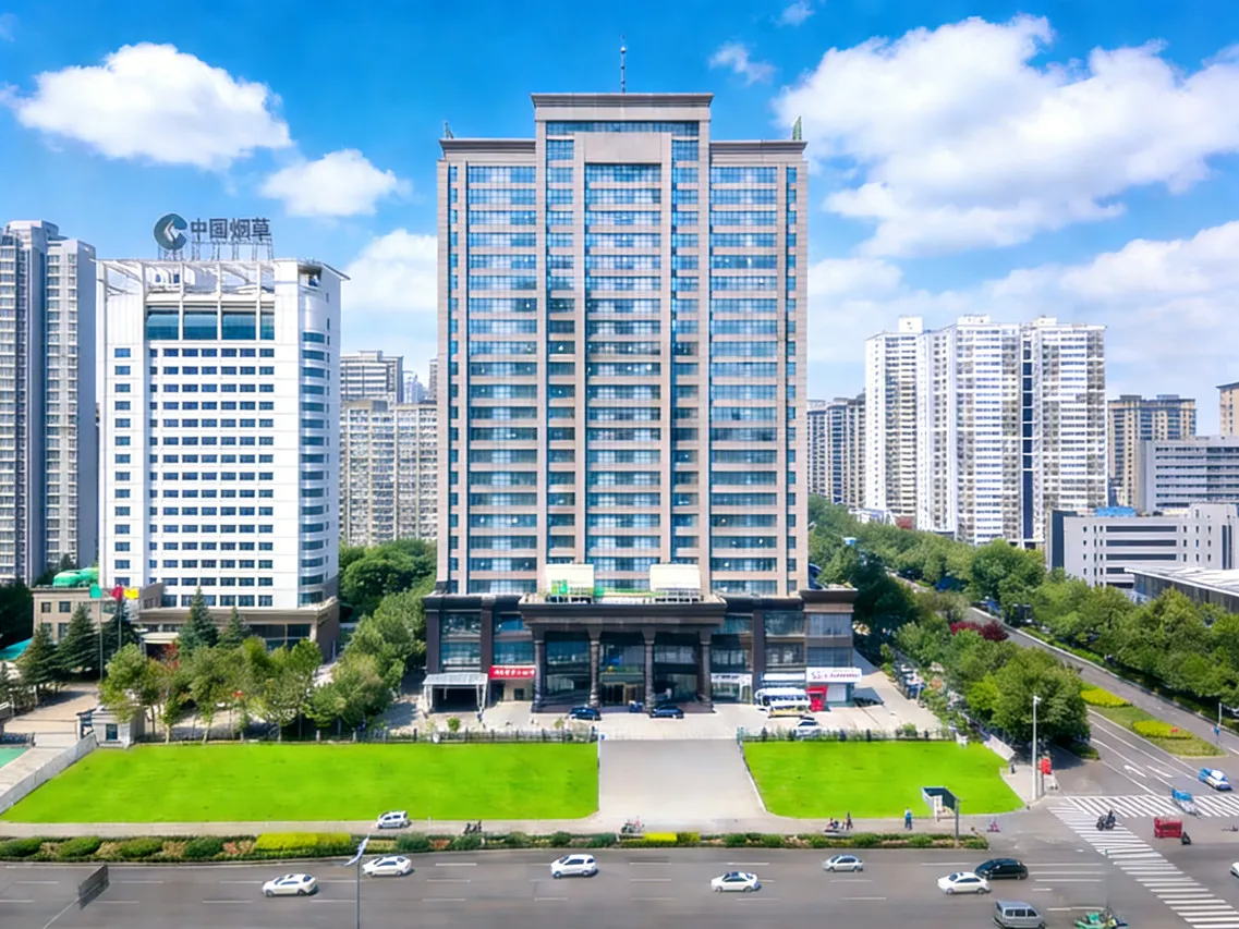 Holiday Inn Express Luoyang City Center — rooms and atmosphere