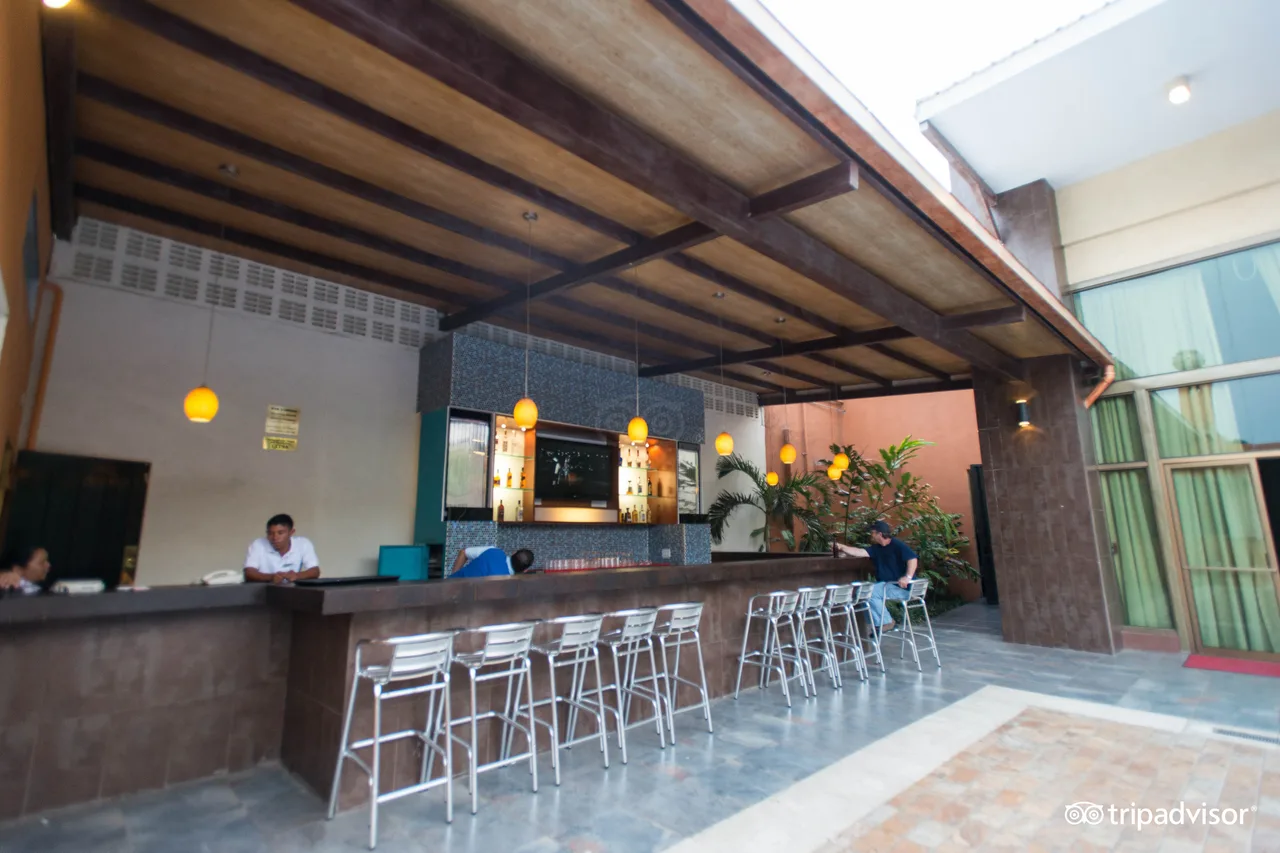 Holiday Inn Managua Convention Center — rooms and atmosphere