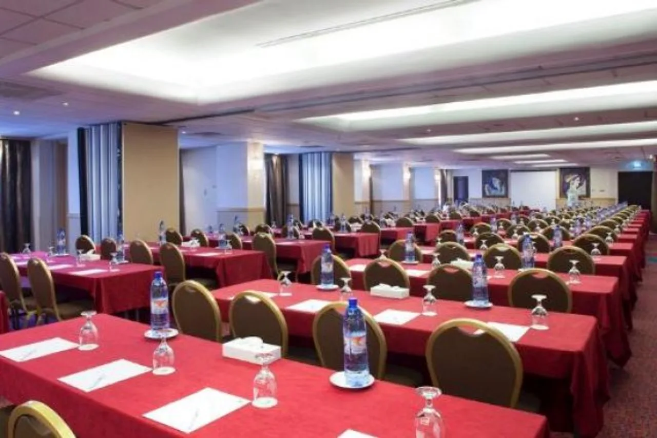 Holiday Inn Nicosia City Centre — rooms and atmosphere