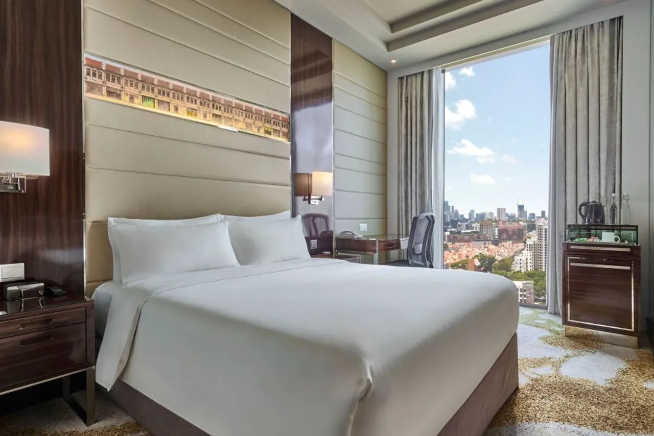 Holiday Inn Singapore Little India by IHG — rooms and atmosphere