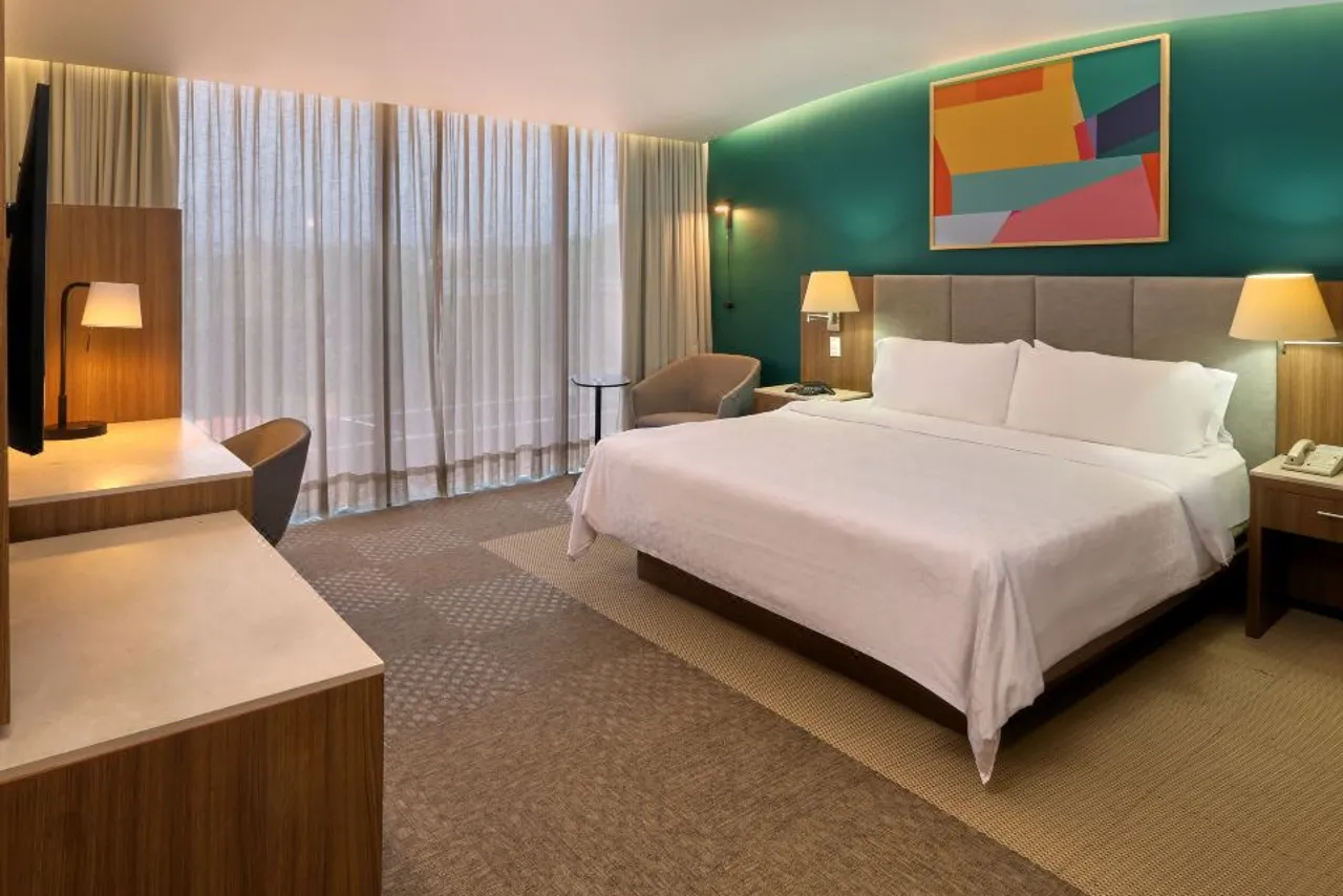 Holiday Inn Hotel & Suites Mexico Medica Sur by IHG — rooms and atmosphere