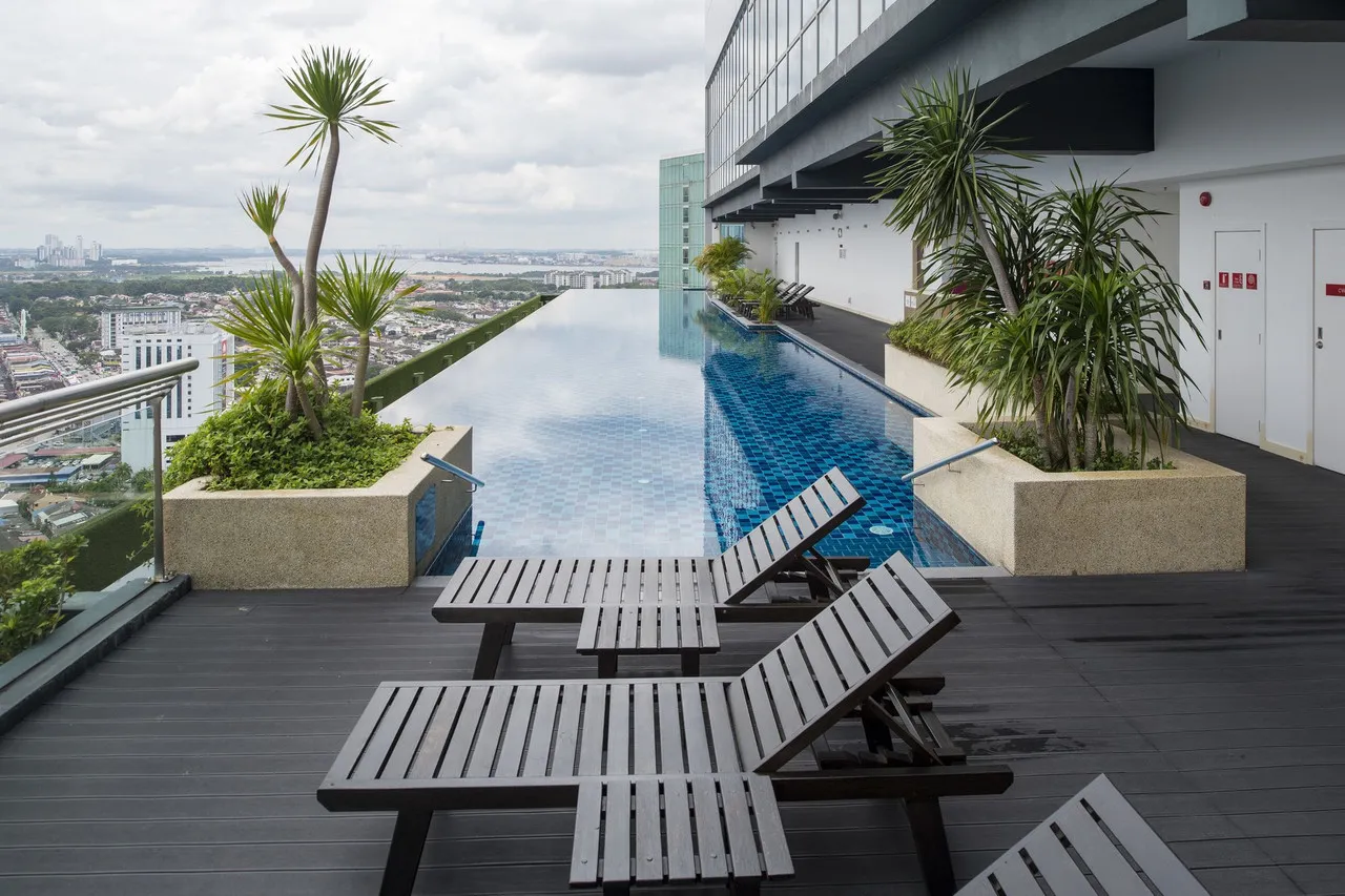 Holiday Villa Johor Bahru City Centre — rooms and atmosphere
