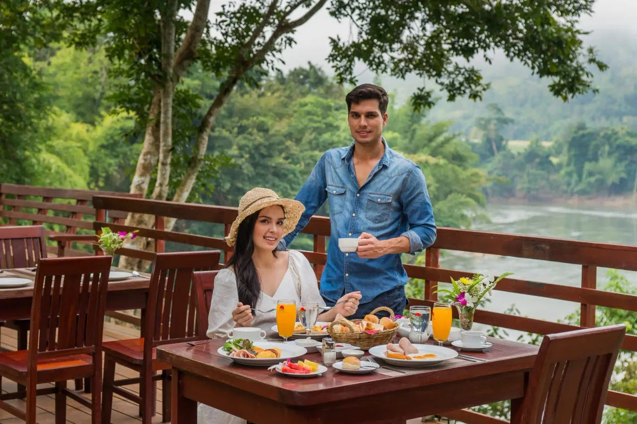 Home Phutoey River Kwai Hotspring & Nature Resort — rooms and atmosphere
