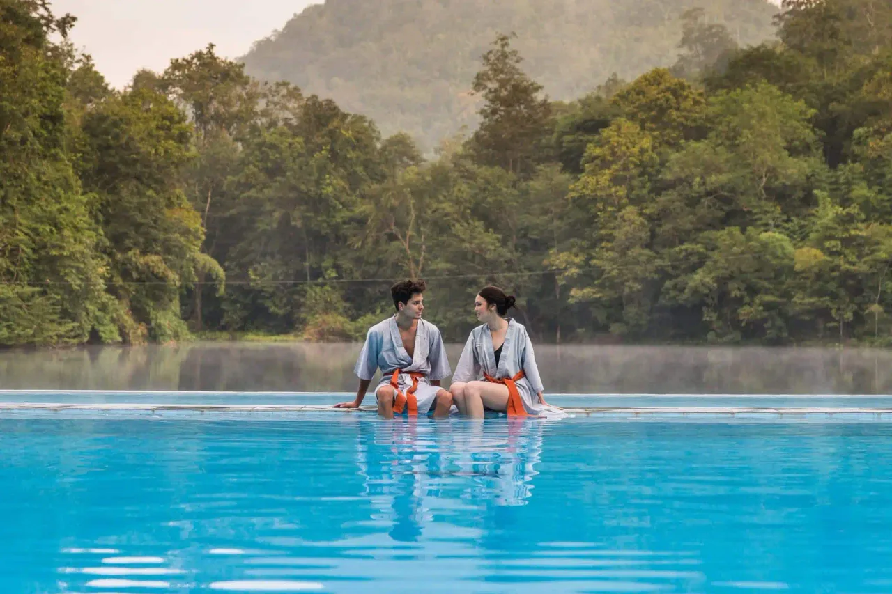 Home Phutoey River Kwai Hotspring & Nature Resort — rooms and atmosphere