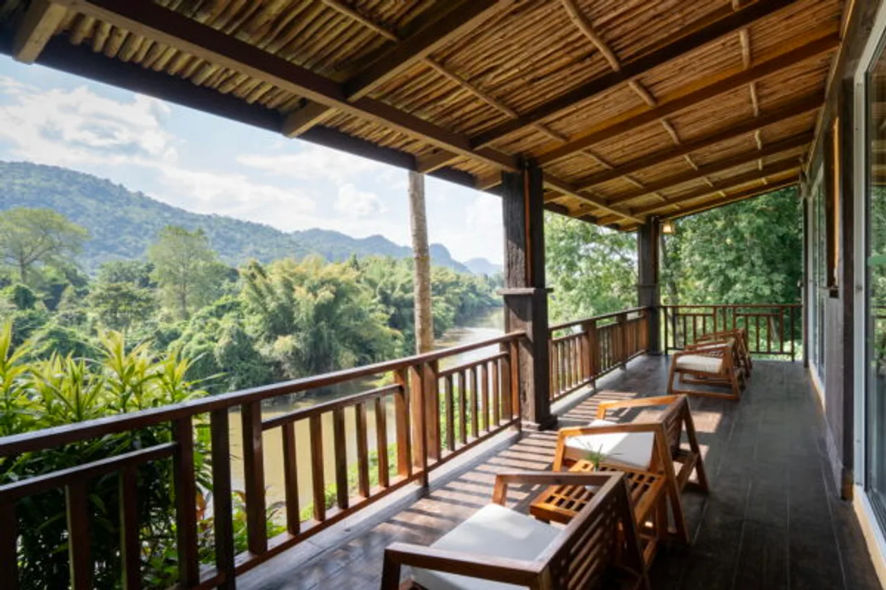 Home Phutoey River Kwai Hotspring & Nature Resort — rooms and atmosphere