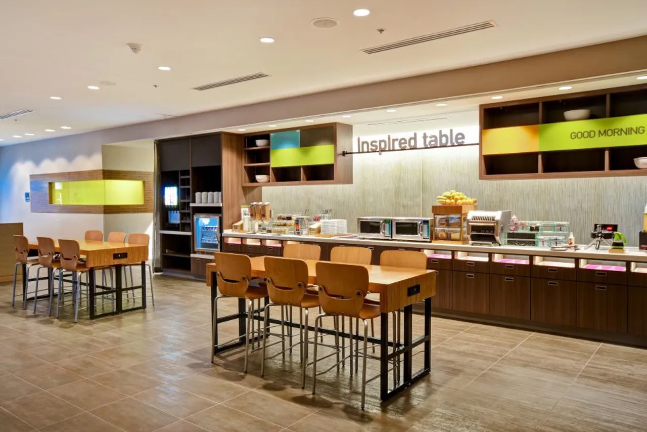 Home2 Suites by Hilton Walpole Foxboro — rooms and atmosphere