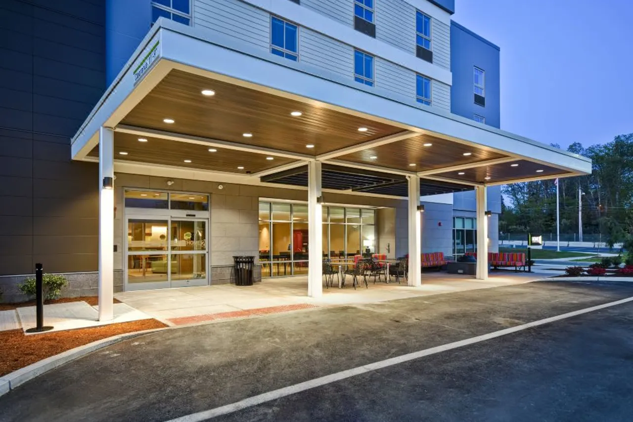 Home2 Suites by Hilton Walpole Foxboro — rooms and atmosphere