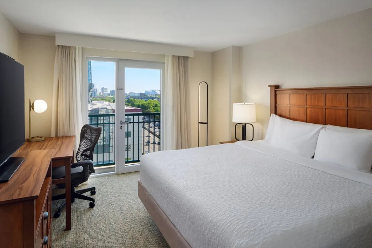 Homewood Suites by Hilton Atlanta Midtown — rooms and atmosphere