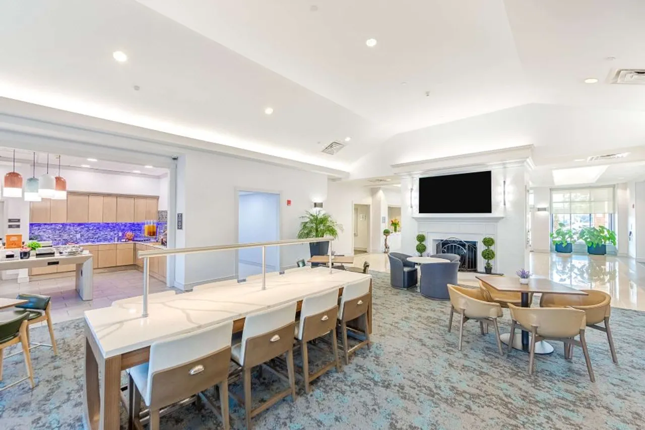 Homewood Suites by Hilton East Rutherford - Meadowlands — rooms and atmosphere