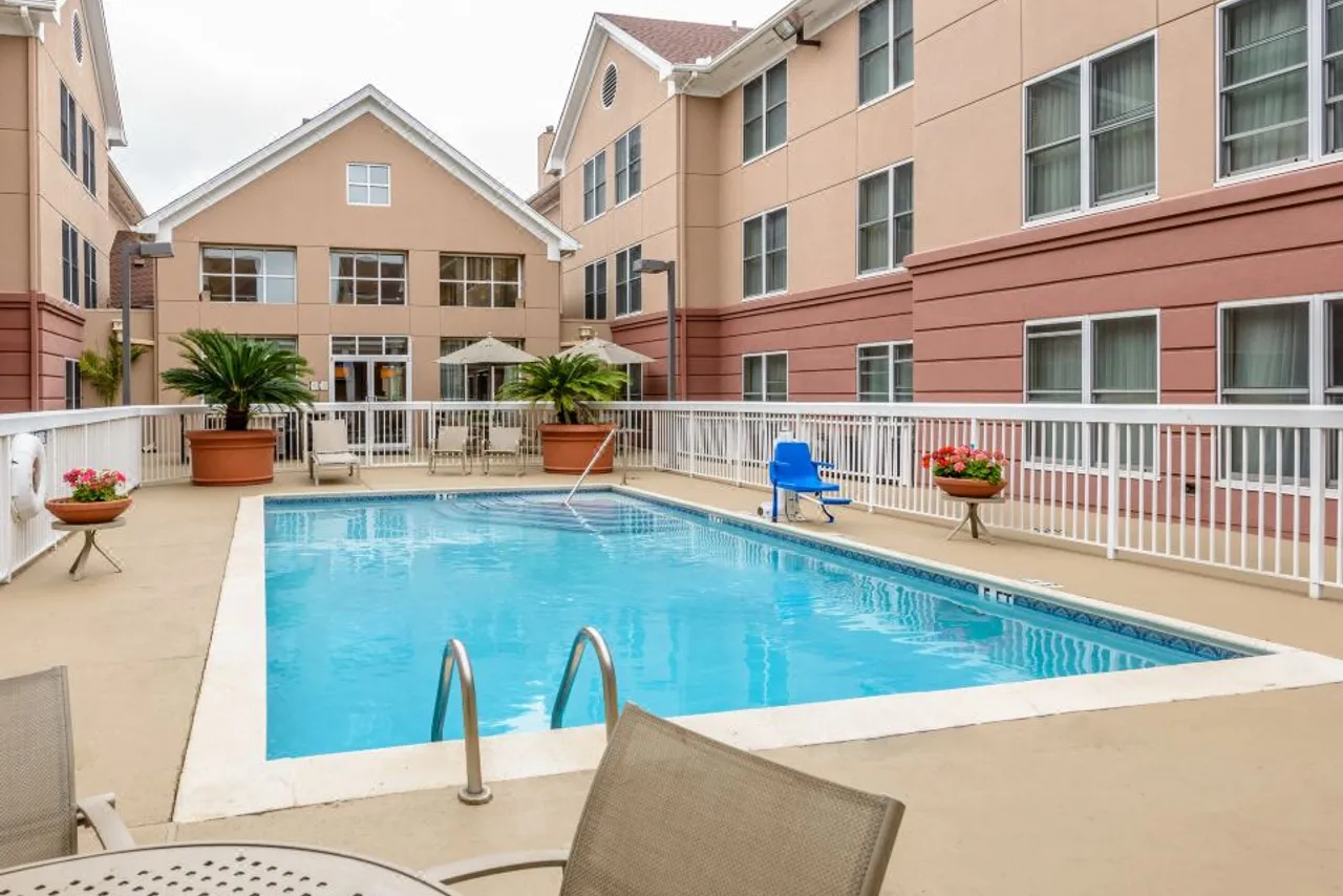 Homewood Suites by Hilton Houston Clear Lake NASA — rooms and atmosphere