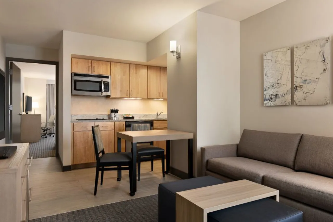 Homewood Suites by Hilton University City Philadelphia — rooms and atmosphere
