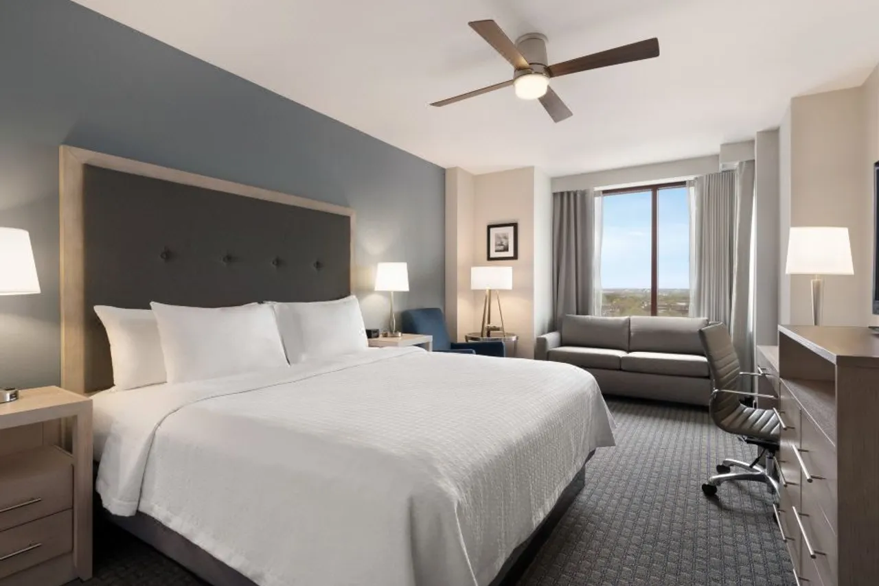Homewood Suites by Hilton University City Philadelphia — rooms and atmosphere