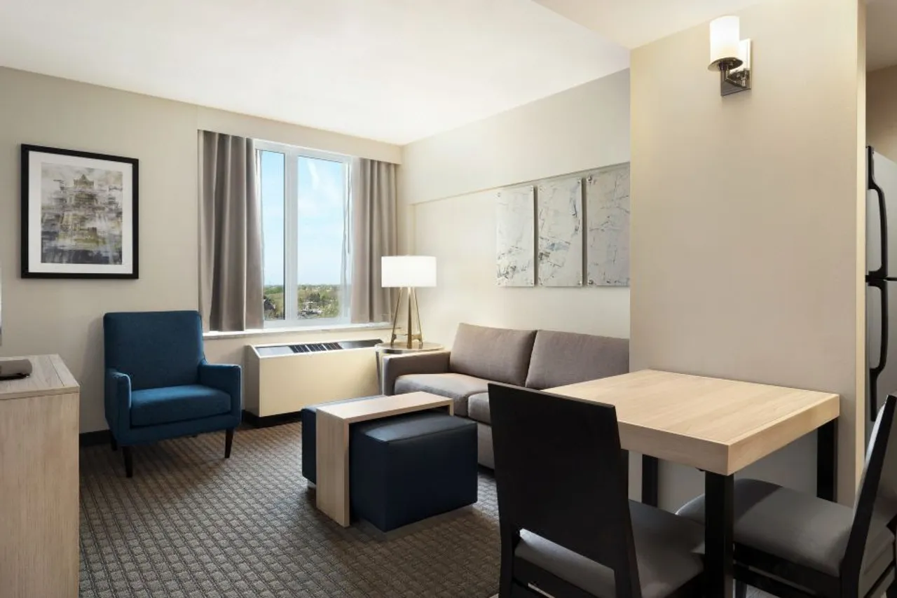 Homewood Suites by Hilton University City Philadelphia — rooms and atmosphere