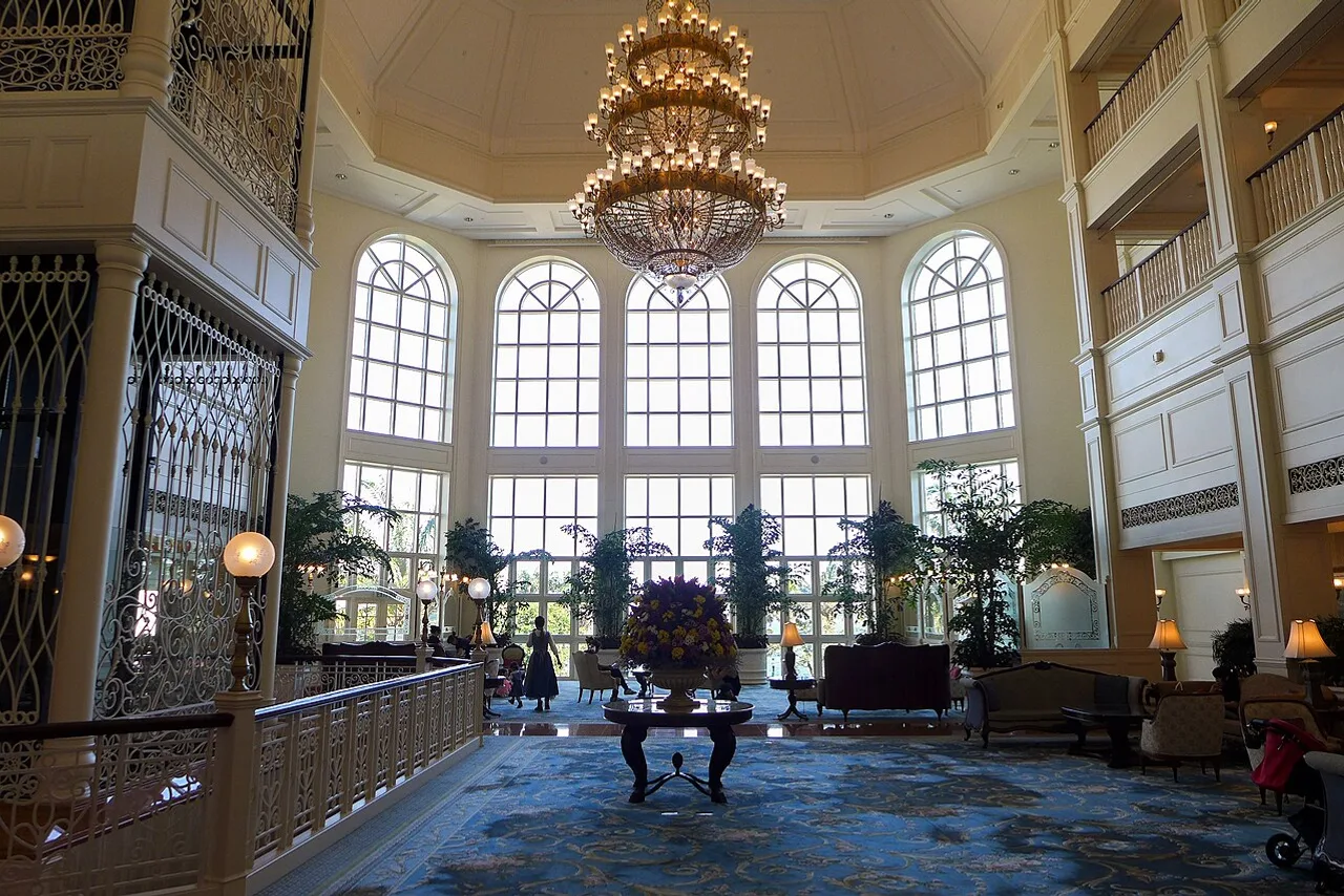 Hong Kong Disneyland Hotel — ภาพห้องพักและบรรยากาศ