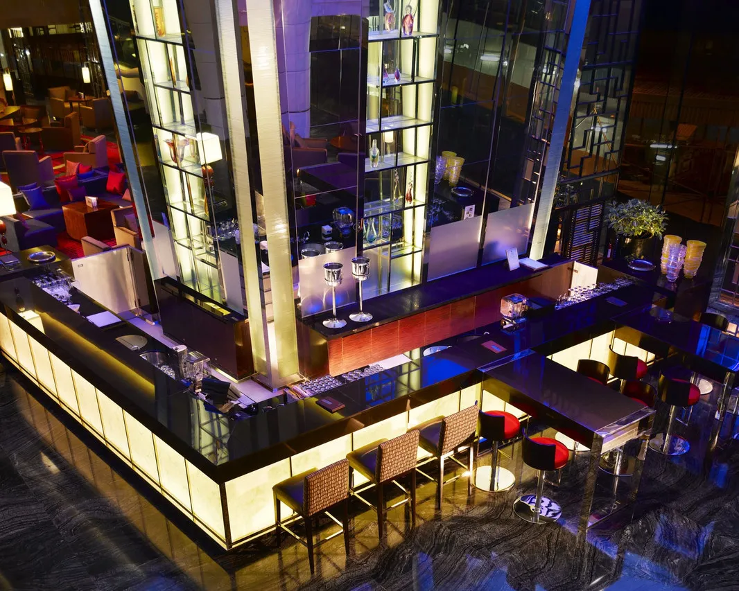 Hong Kong SkyCity Marriott Hotel — rooms and atmosphere
