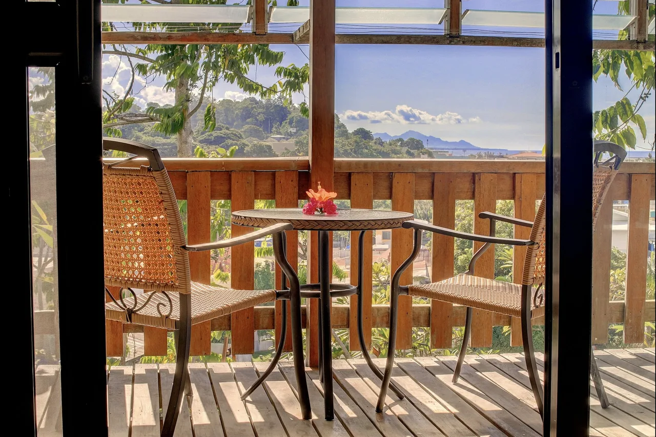 Honiara Hotel — rooms and atmosphere