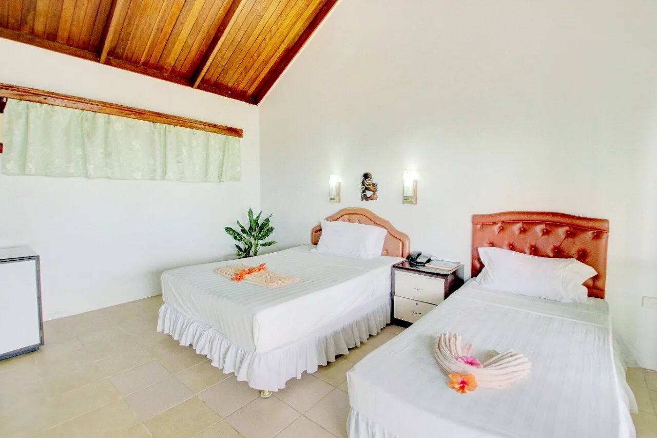Honiara Hotel — rooms and atmosphere