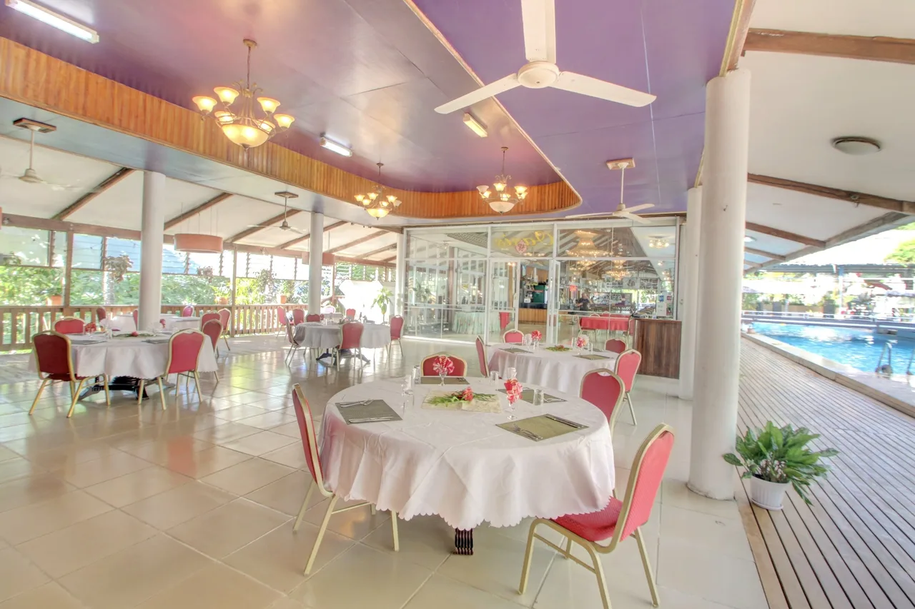 Honiara Hotel — rooms and atmosphere