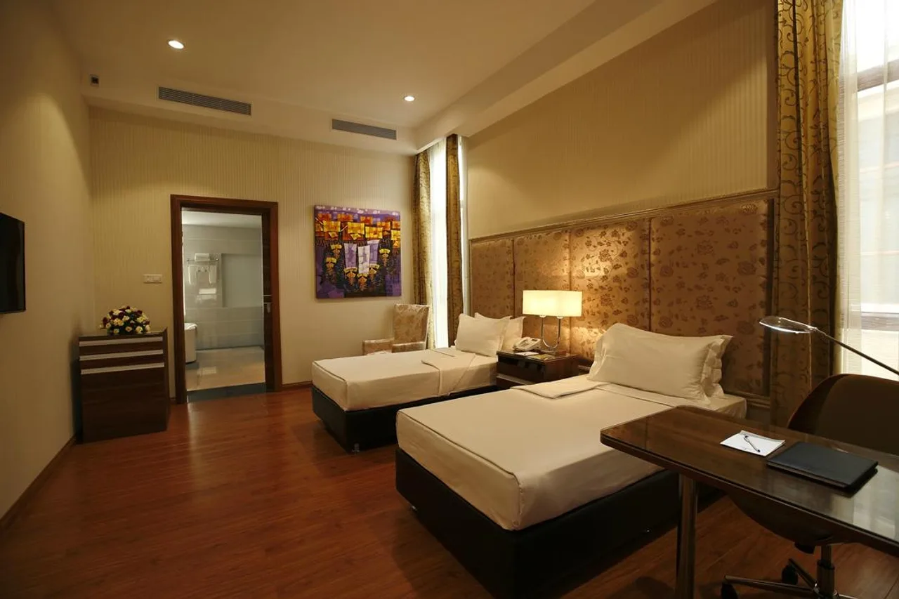 Horizon Lake View Resort — rooms and atmosphere