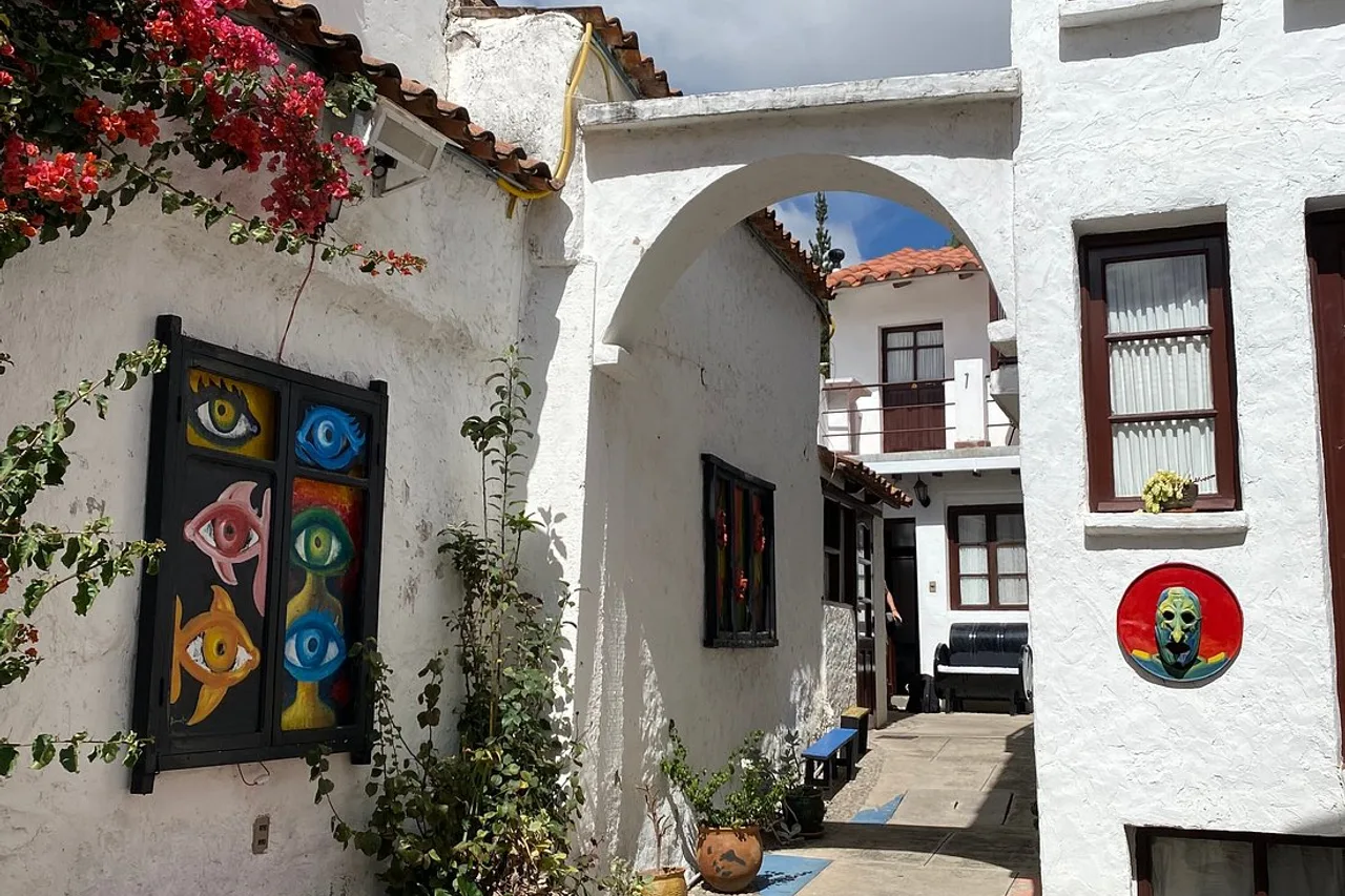 Hostal CasArte Takubamba — rooms and atmosphere