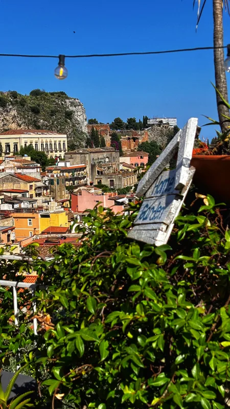 Hostel Taormina "Homstel" — ภาพห้องพักและบรรยากาศ