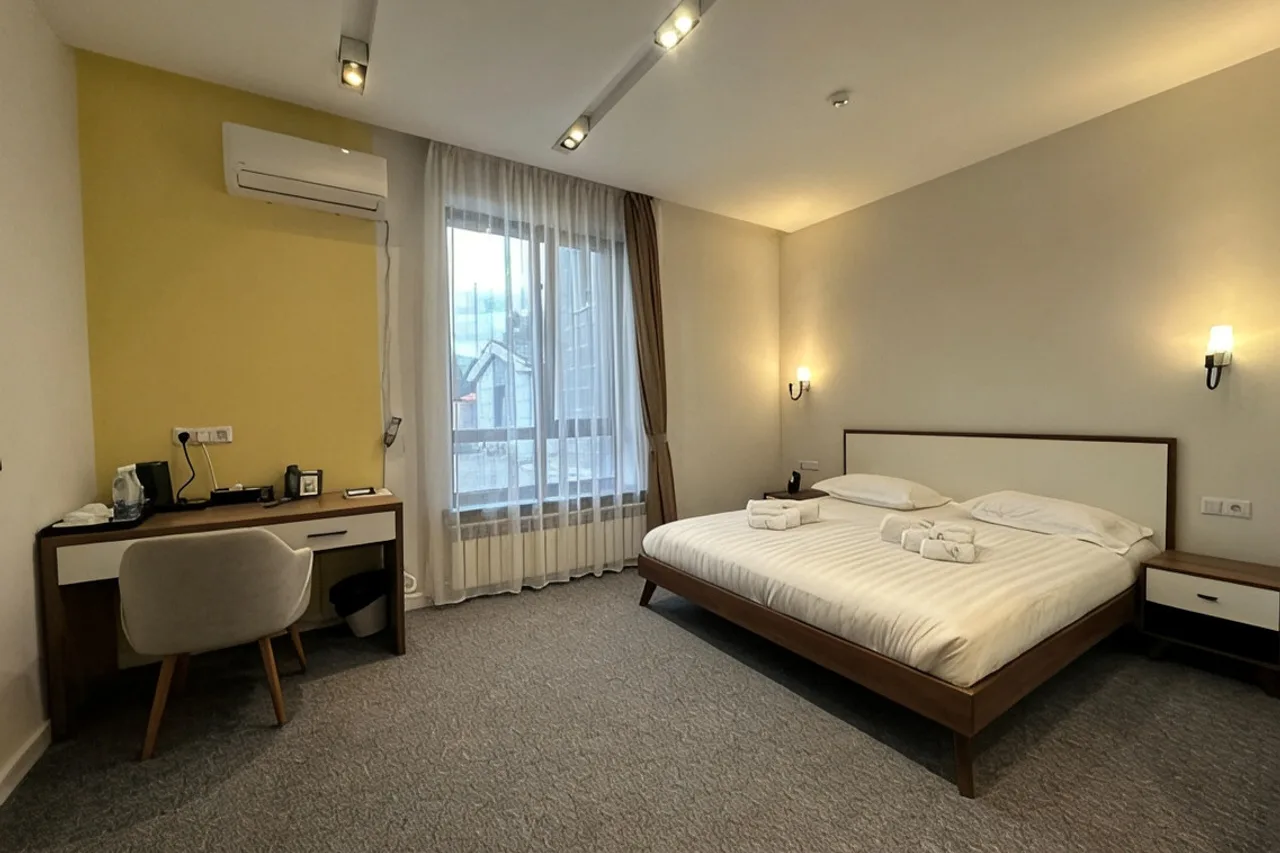 Hotel 78 Cafe — ภาพห้องพักและบรรยากาศ