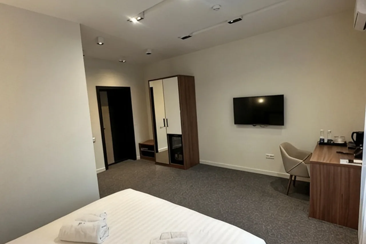 Hotel 78 Cafe — ภาพห้องพักและบรรยากาศ