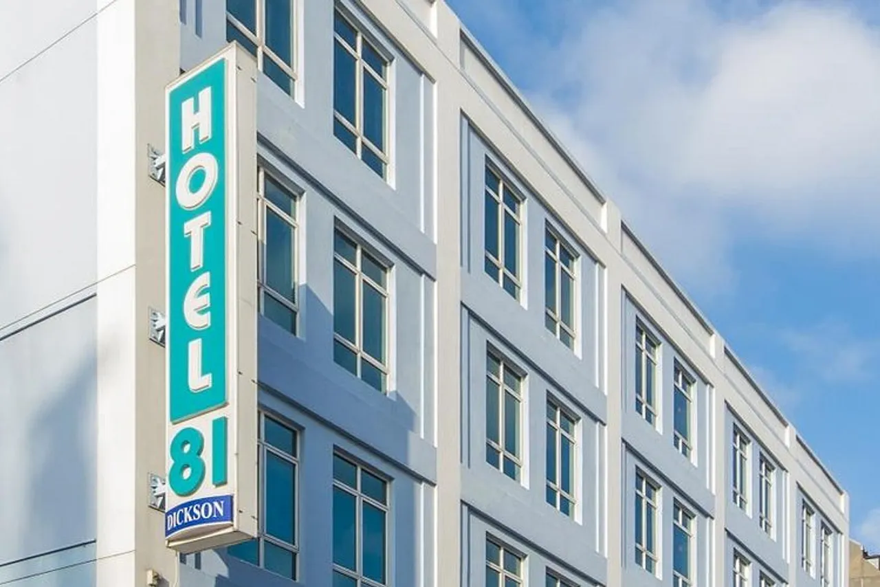 Hotel 81 Dickson — rooms and atmosphere